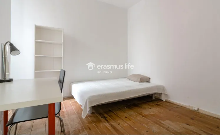 Bright Double Room 6 with Comfort & Style in Penha de França, lisboa – photo 1 of 1