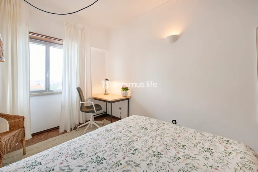Very Cosy Double Bedroom in Benfica in São Domingos de Benfica, lisboa – photo 1 of 1