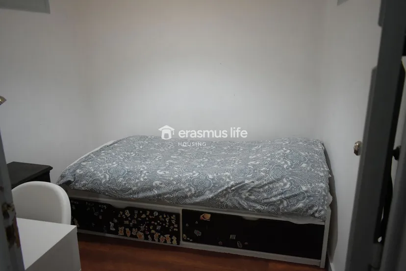 Cozy room 6 in Saldanha in Avenidas Novas, lisboa – photo 1 of 1